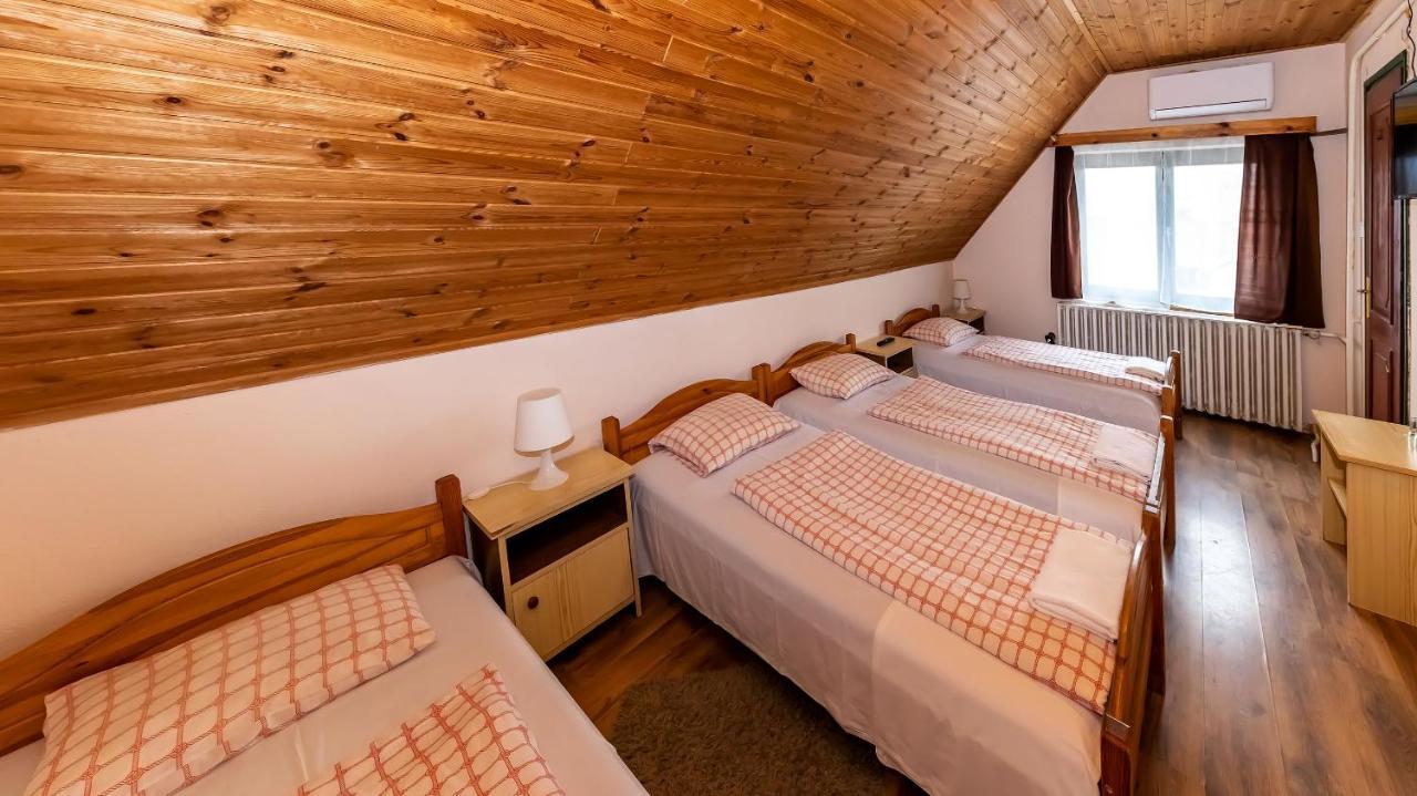 Bed and Breakfast Csillagtúra Panzió Eger Exterior foto